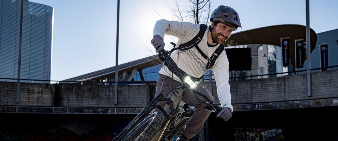 Cycling Safety: Choosing Daytime Running Lights